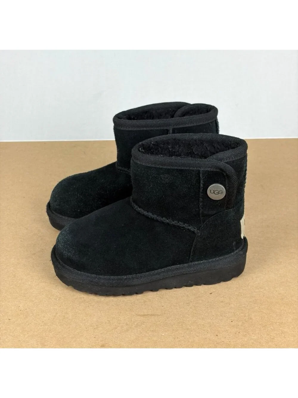 UGG Jona Suede Short Boot Toddler 7 Black Pull On Snap Ankle Sheepskin Lined